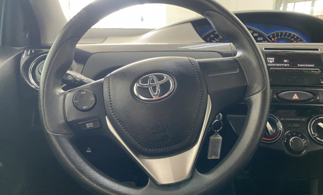 Toyota ETIOS XS Sedan 1.5 Flex Mec 2015-12