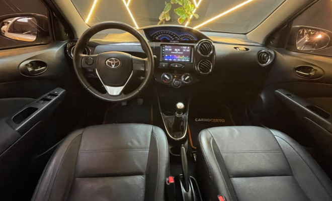 Toyota ETIOS PLATINUM 1.5 Mec. 2016 Flex   ótimo estado de conservação-4