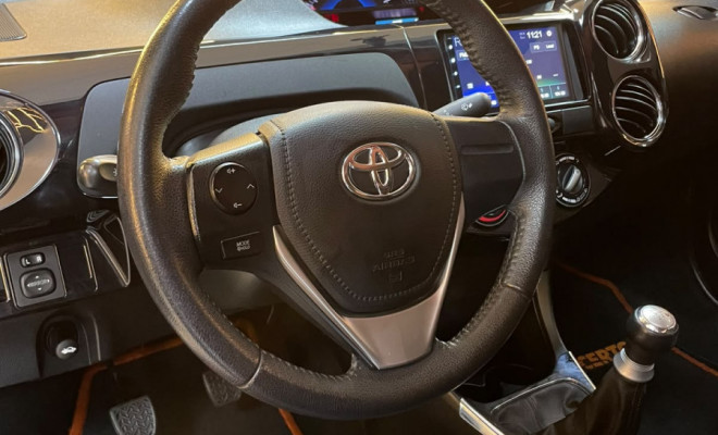 Toyota ETIOS PLATINUM 1.5 Mec. 2016 Flex   ótimo estado de conservação-8