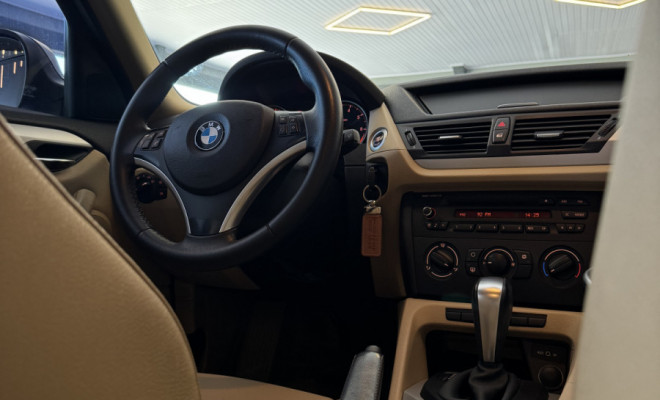 BMW X1 SDRIVE 18i 2.0 16V 4x2 Aut. 2011 Gasolina-10
