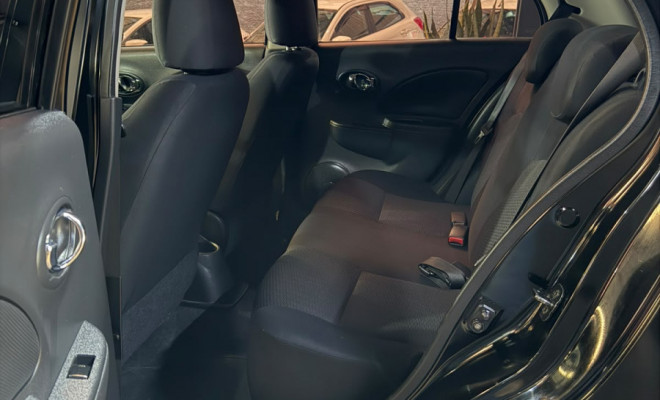 Nissan MARCH SV 1.6 16V Flex Fuel 2013 Flex-8