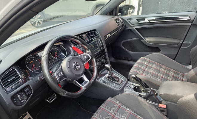 VW - VolksWagen Golf GTi 2.0 TSI 220cv Aut. 2017 Flex-6
