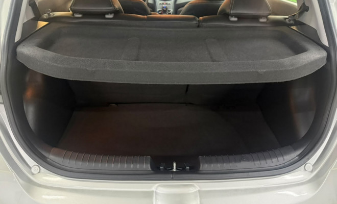 Hyundai HB20X Style 1.6 Flex 16V Aut. 2015-14
