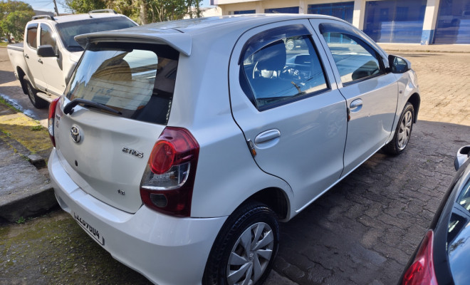 Toyota ETIOS X 1.3 Flex 16V 5p Mec. 2019 Flex-8