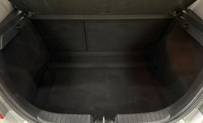 Hyundai i30 2.0 16V 145cv 5p Mec. 2010 Gasolina-12