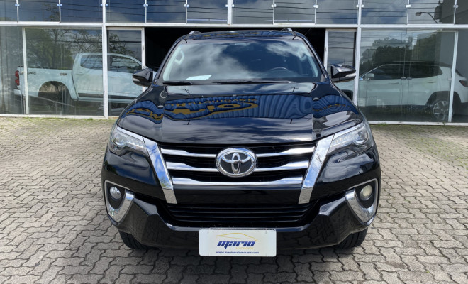 Toyota Hilux SW4 SRX 4x4 2.8 TDI 16V Dies. Aut. 2016 Diesel-6