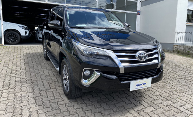 Toyota Hilux SW4 SRX 4x4 2.8 TDI 16V Dies. Aut. 2016 Diesel-7