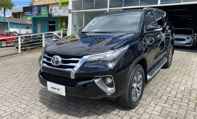 Toyota Hilux SW4 SRX 4x4 2.8 TDI 16V Dies. Aut. 2016 Diesel-5