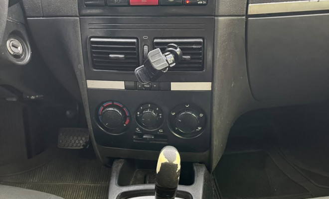 Fiat Idea ESSENCE Dualogic 1.6 Flex 16V 5p 2011 Flex-13