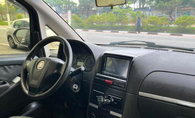 Fiat Idea ESSENCE Dualogic 1.6 Flex 16V 5p 2011 Flex-12
