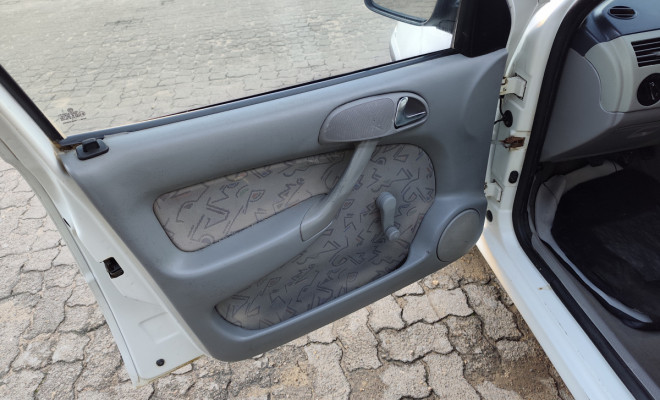 VW - VolksWagen Saveiro 1.8 Mi 2001 Gasolina-10