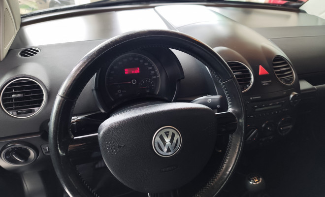 VW - VolksWagen New Beetle 2.0 Mi Mec./Aut. 2010 Gasolina-13
