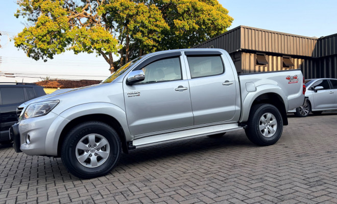 Toyota Hilux CD SRV D4-D 4x4 3.0 TDI Diesel Aut 2014 Diesel-0