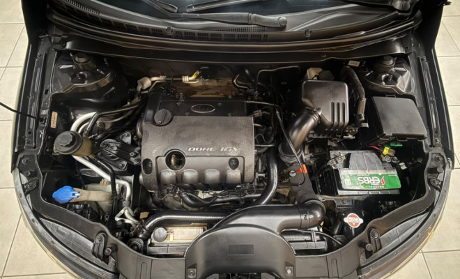 Kia Motors Cerato 1.6 16V Aut. 2010 Gasolina-11