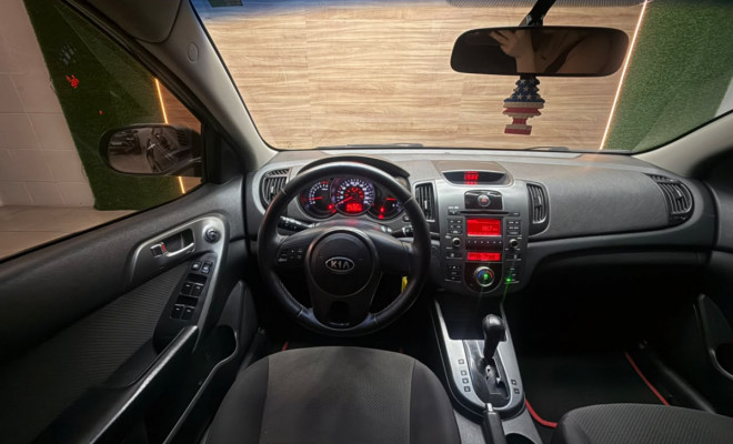 Kia Motors Cerato 1.6 16V Aut. 2010 Gasolina-4