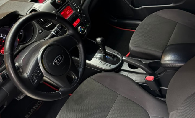 Kia Motors Cerato 1.6 16V Aut. 2010 Gasolina-7
