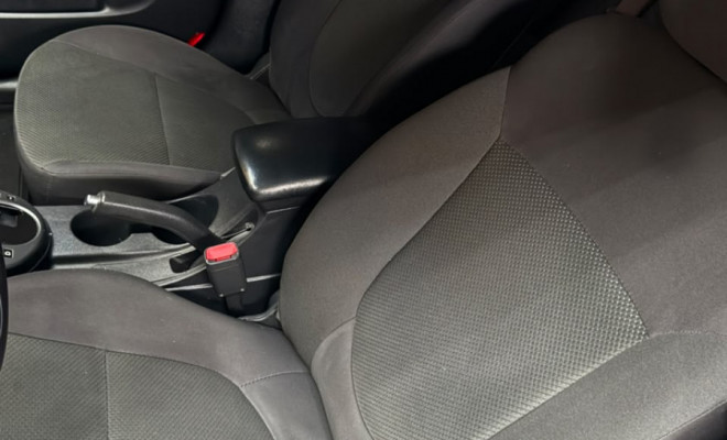 Kia Motors Cerato 1.6 16V Aut. 2010 Gasolina-8
