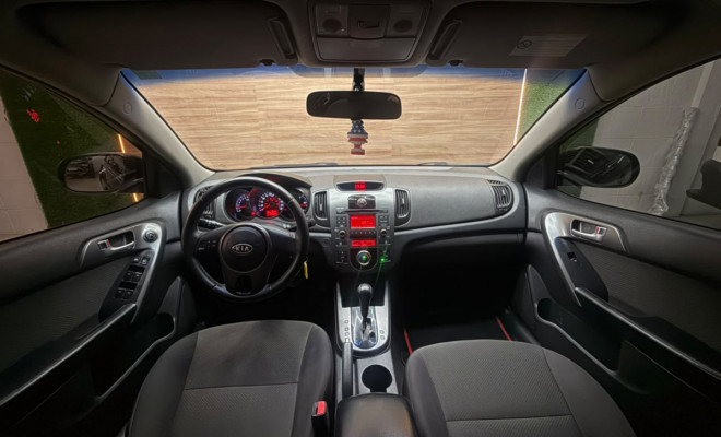 Kia Motors Cerato 1.6 16V Aut. 2010 Gasolina-3