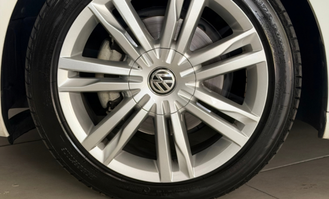 VW - VolksWagen Golf Highline 1.4 TSI 140cv Aut. 2015 Gasolina-15