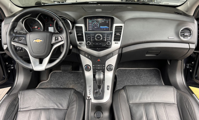 GM - Chevrolet CRUZE HB Sport LT 1.8 16V FlexP. 5p Aut 2014 Flex-9