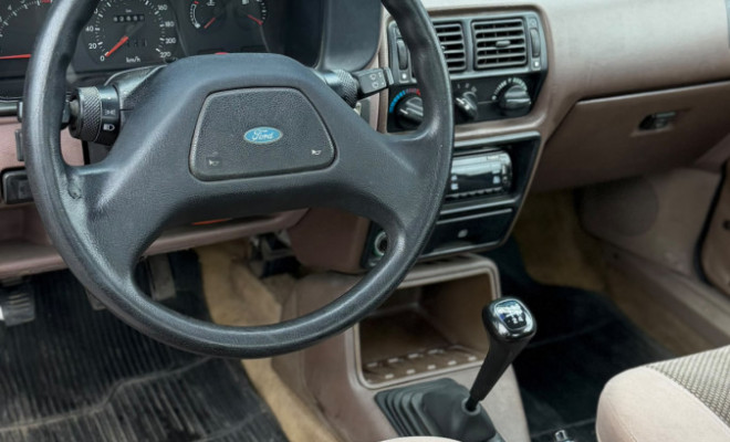 Ford Verona GLX 1.8 (Modelo antigo) 1990 Gasolina-8