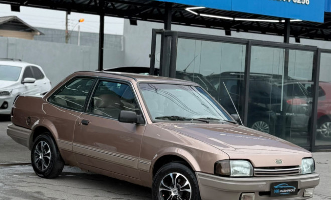 Ford Verona GLX 1.8 (Modelo antigo) 1990 Gasolina-1