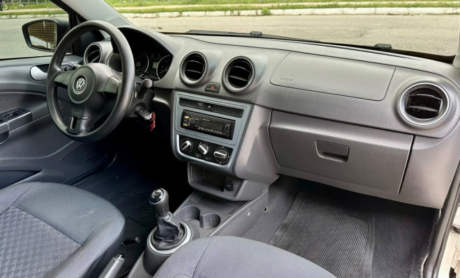 VW Saveiro 1.6 Mi Total Flex - 2015-7