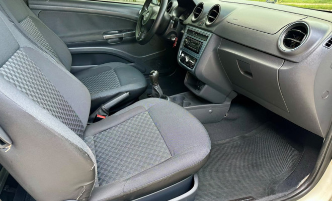 VW Saveiro 1.6 Mi Total Flex - 2015-6