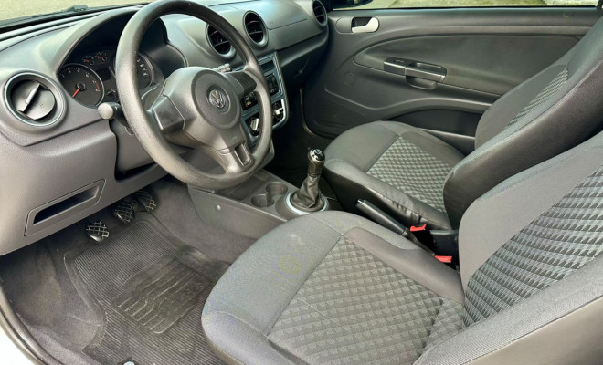 VW Saveiro 1.6 Mi Total Flex - 2015-8