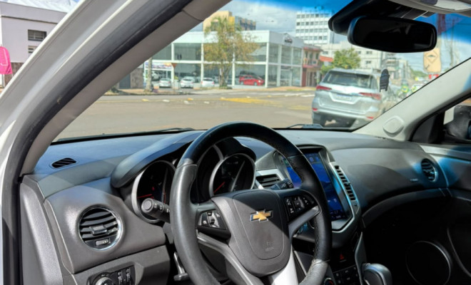 GM - Chevrolet CRUZE HB Sport LT 1.8 16V FlexP. 5p Aut 2014 Flex-4