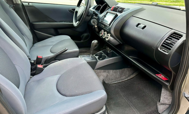 Honda Fit 1.4 LX - 2008-6