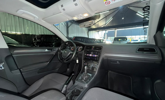 VW - VolksWagen Golf Comfort. 200 TSI 1.0 Flex 12V Aut. 2018 Flex-8