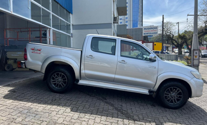 Toyota Hilux CD SRV D4-D 4x4 3.0 TDI Diesel Aut 2014 Diesel-0