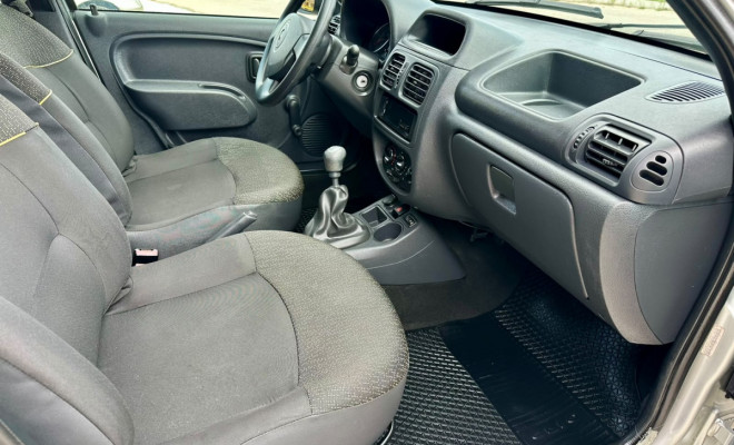 Renault Clio Expression 1.0 Hi-Flex - 2014-6