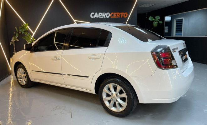 Nissan Sentra S 2.0 16V Aut. 2013 Flex  ótimo em conforto e espaço-2