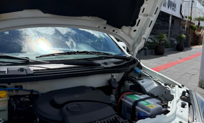 Fiat UNO SPORTING 1.4 EVO Fire Flex 8V 4p 2012 Flex-12