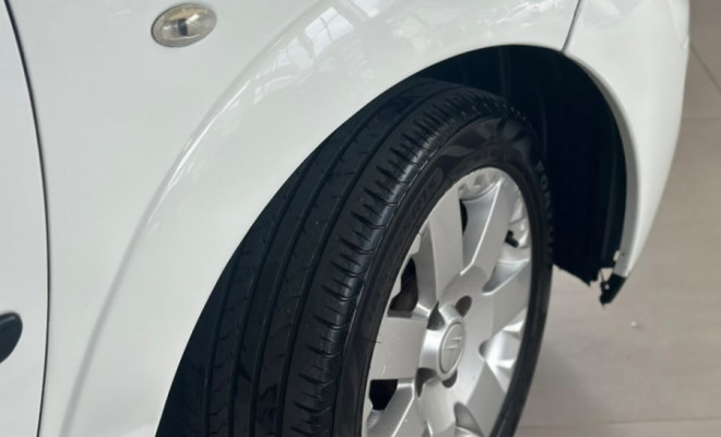 Citroën C3 GLX 1.4/ GLX Sonora 1.4 Flex 8V 5p 2012 Flex-2