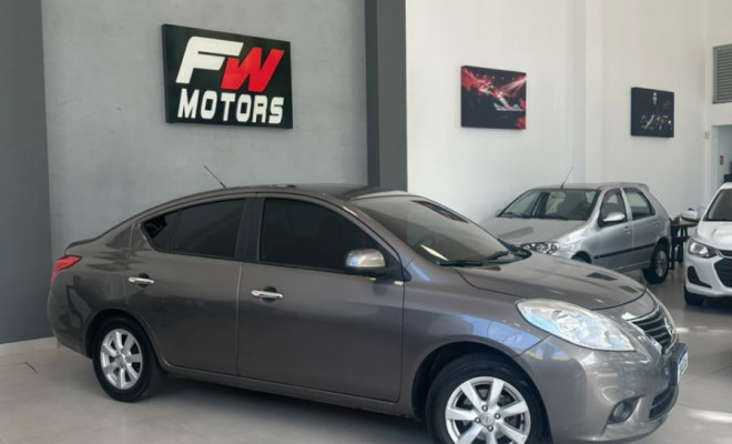 Nissan VERSA SL 1.6 16V Flex Fuel 4p Mec. 2013 Flex-1