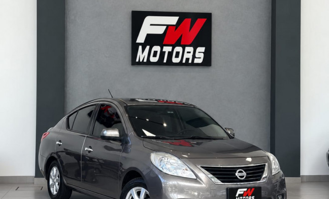 Nissan VERSA SL 1.6 16V Flex Fuel 4p Mec. 2013 Flex