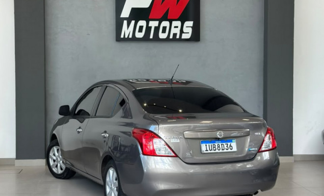Nissan VERSA SL 1.6 16V Flex Fuel 4p Mec. 2013 Flex-4