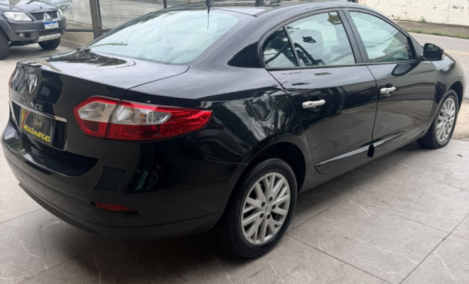 Renault FLUENCE Sed. Dynamique 2.0 16V FLEX Aut. 2016 Flex-4