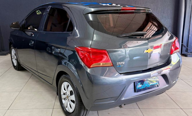 GM - Chevrolet ONIX HATCH LT 1.0 8V FlexPower 5p Mec. 2019 Flex-4