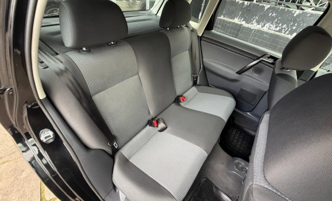 VW - VolksWagen Polo 1.6 Mi/S.Ouro 1.6 Mi Tot.Flex 8V 5p 2013 Flex-4