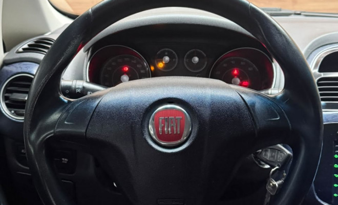 Fiat Punto ATTRACTIVE 1.4 Fire Flex 8V 5p 2013-7