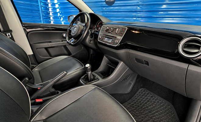 VW - VolksWagen up! black/white/red 1.0 Flex 5p 2015 Flex-11