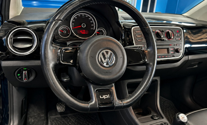 VW - VolksWagen up! black/white/red 1.0 Flex 5p 2015 Flex-5