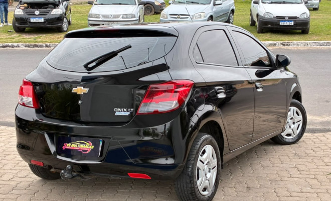 GM - Chevrolet ONIX HATCH LT 1.0 8V FlexPower 5p Mec. 2015 Flex-0