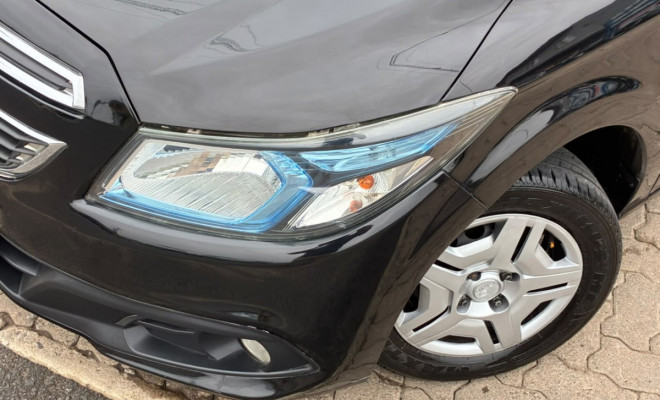 GM - Chevrolet ONIX HATCH LT 1.0 8V FlexPower 5p Mec. 2015 Flex-4