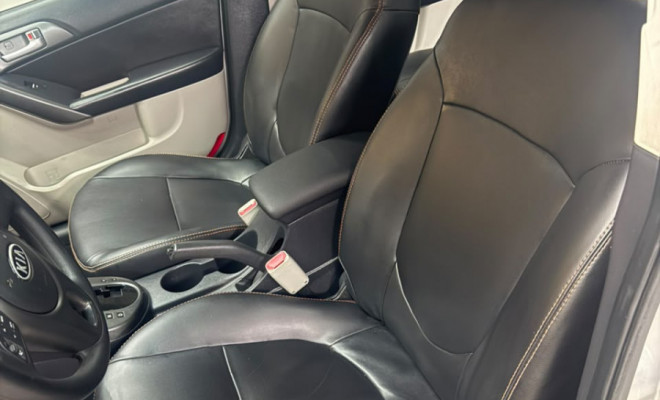 Kia Motors Cerato 1.6 16V Aut. 2011 Gasolina-9