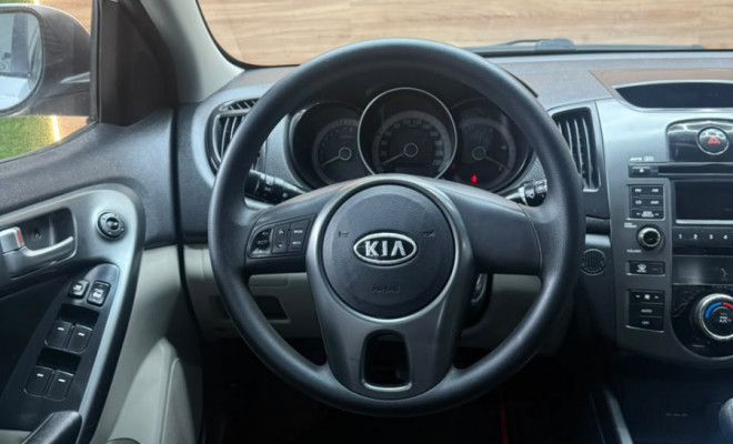 Kia Motors Cerato 1.6 16V Aut. 2011 Gasolina-5